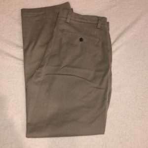 Dockers classic fit pants.  Men’s 34x32.